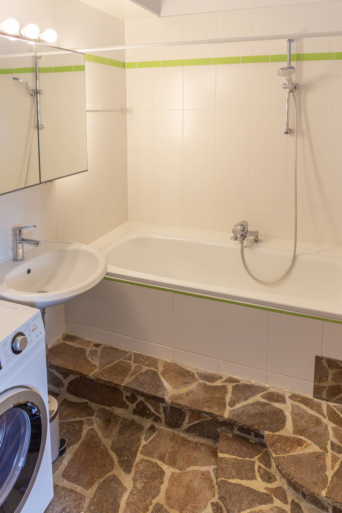 Badezimmer mit Wanne